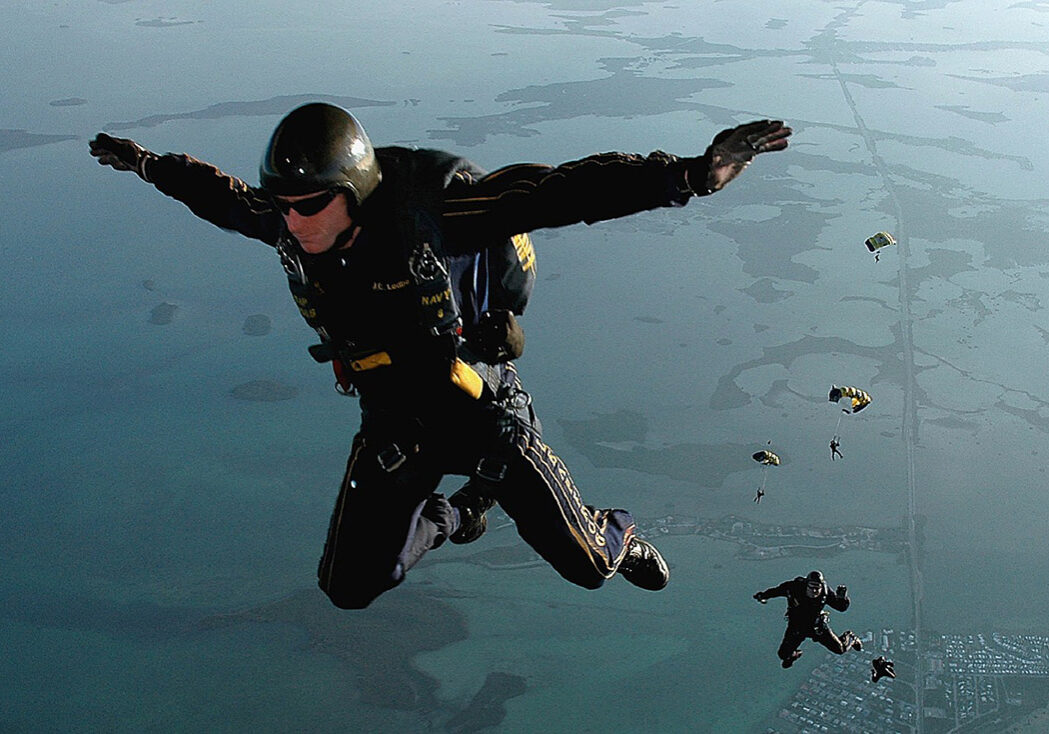 Oceana dam neck skydiving Oceana dam neck skydiving